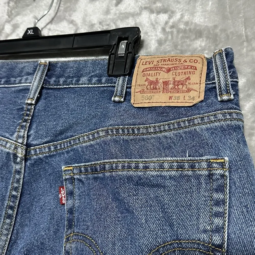 Y2k Levis Distressed Comfort Fit 560 Medium Wash Blue Jeans Mens 38x34 Classic‎